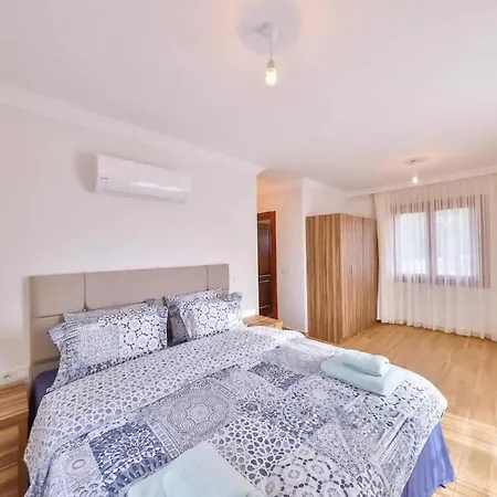 Appartement çukurbağ köyünde 4 tane villa *