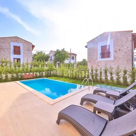 çukurbağ köyünde 4 tane villa * Kaş