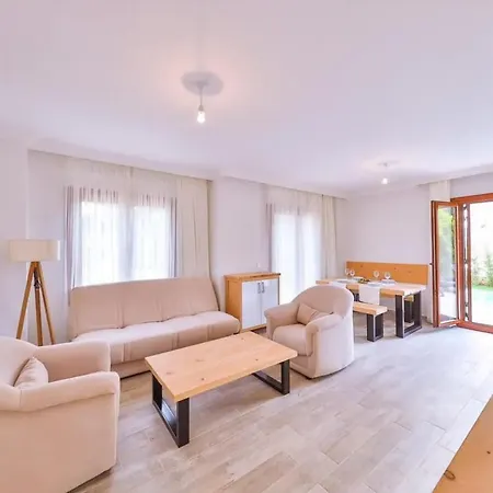 çukurbağ köyünde 4 tane villa Appartement