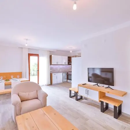 Appartement çukurbağ köyünde 4 tane villa Kaş