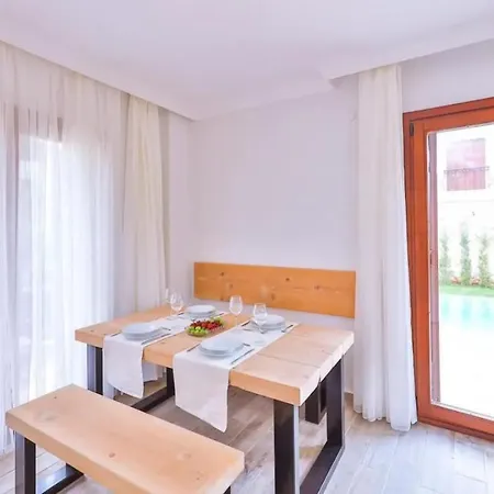 çukurbağ köyünde 4 tane villa Kaş