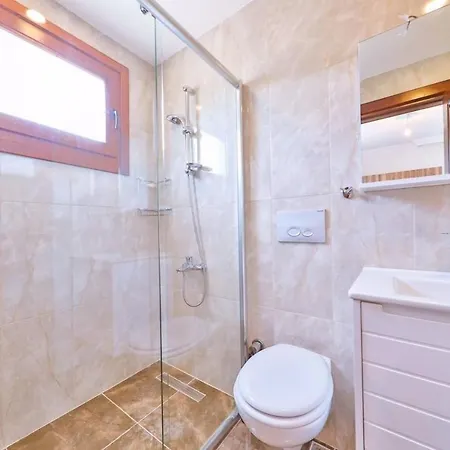 Appartement çukurbağ köyünde 4 tane villa