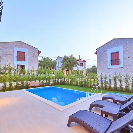 çukurbağ köyünde 4 tane villa * Kaş