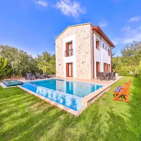 çukurbağ köyünde 4 tane villa * Kaş