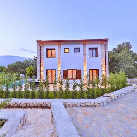 Cukurbag Koeyuende 4 Tane Villa Kas